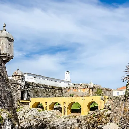 Ossiano's Peniche